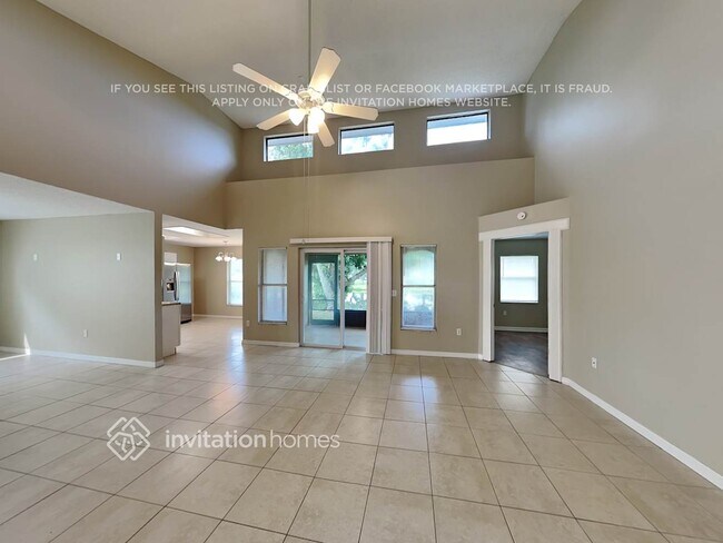 Photo - 706 49th St E