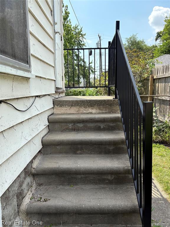 Photo - 319 W Parent Ave