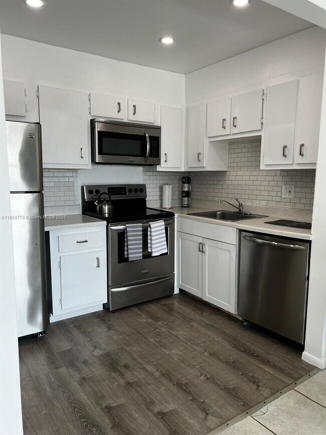 Photo - 4164 Inverrary Dr Unit 510