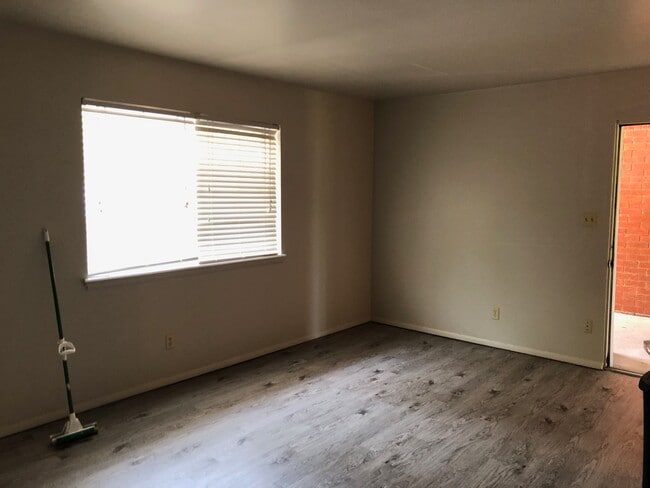 Photo - Americana Apartments