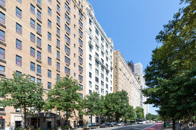 Photo - 35 W 81st St
