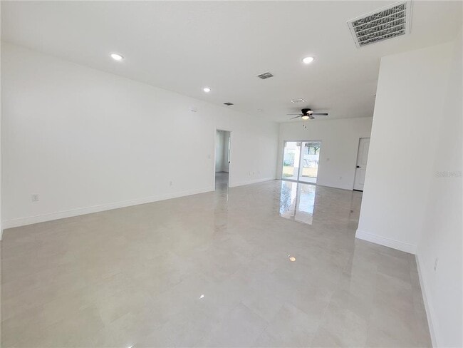 Photo - 1171 Sapphire St SE