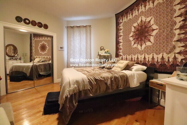 Photo - 33 Portsmouth St Unit 1R