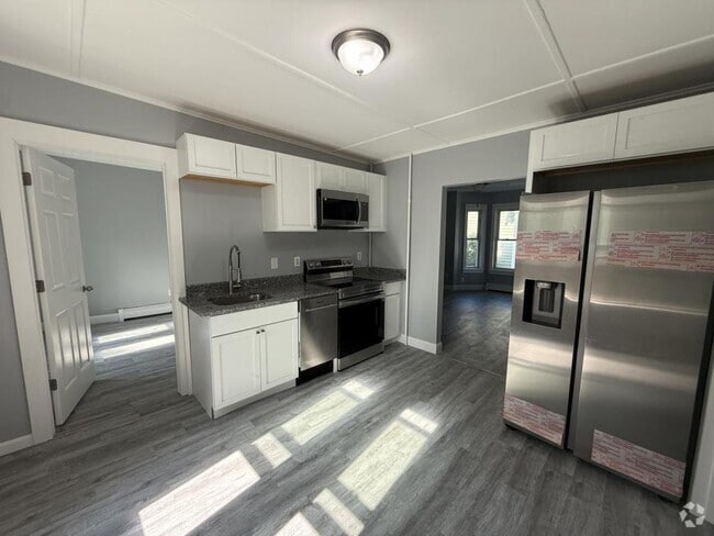Building Photo - 76 Division St Rental