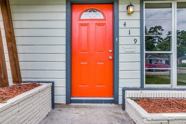 Photo - 419 E 42nd St