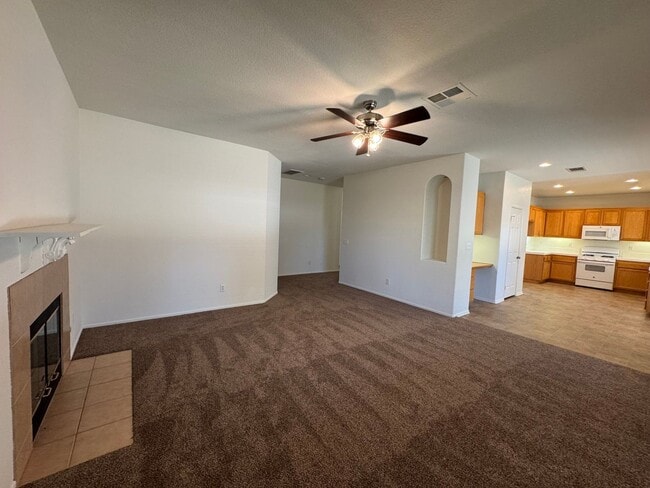 Photo - Spacious 4 Bedroom Home in Victorville