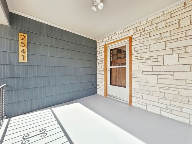 Photo - 2541 Lakewood Ln