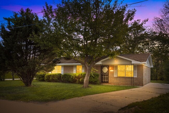Charming 3 Bedroom, 2 Bathroom house - Charming 3 Bedroom, 2 Bathroom house