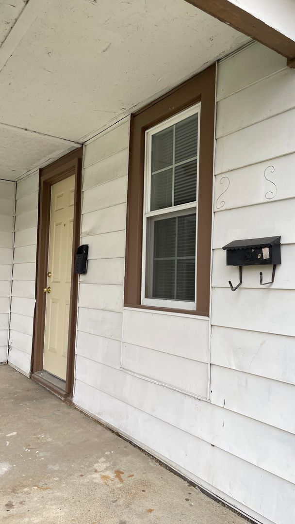 Photo - 111 E Front St Unidad 1