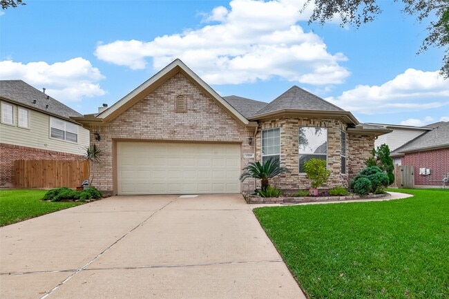 Building Photo - 13719 Saxony Dr