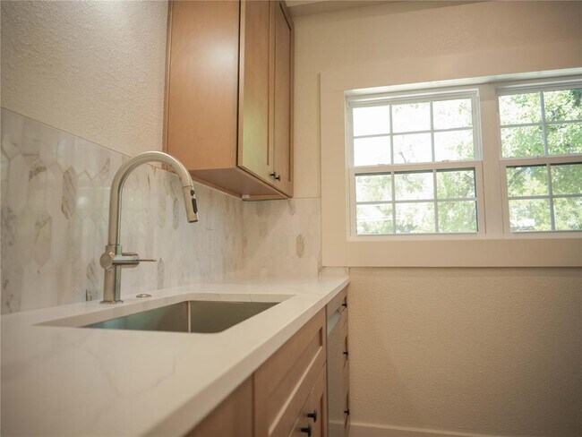 Photo - 803 Oakland Ave