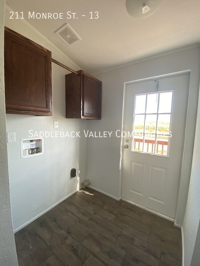 Photo - 211 Monroe St
