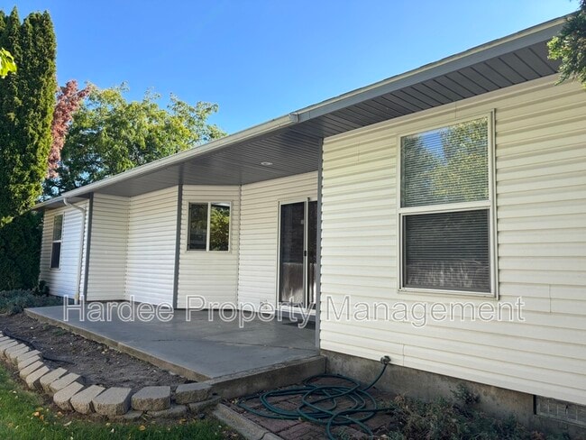 Photo - 1422 Allante Pl