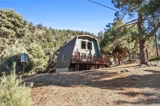 Photo - Clean Gambrel Style Cabin in Pine Mountain Club - Available for Immediate Lease, Fully Furnished ...