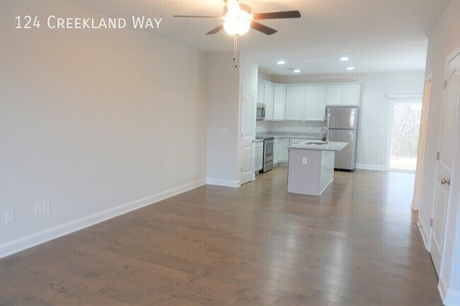 Photo - 124 Creekland Wy