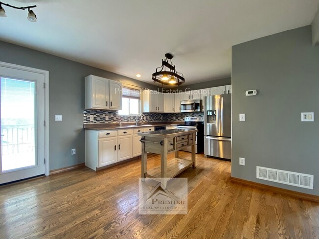 Photo - 865 Winebrook Way