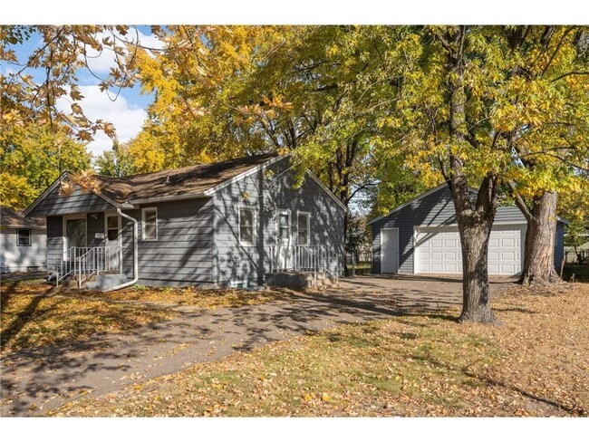 Photo - 6724 Scott Ave N