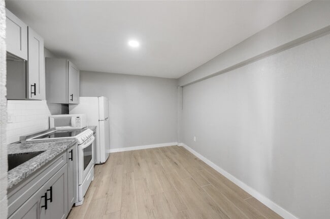 Photo - 213 Caplin St