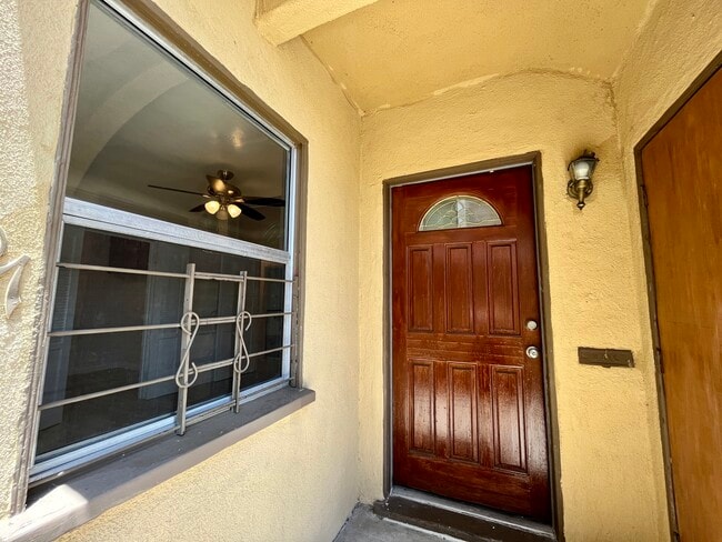 1807 S Redondo Blvd Unidad Lower