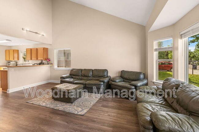 Photo - 306 Golden Valley Dr