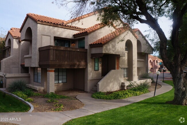 Building Photo - 925 N College Ave Unit I233 Rental