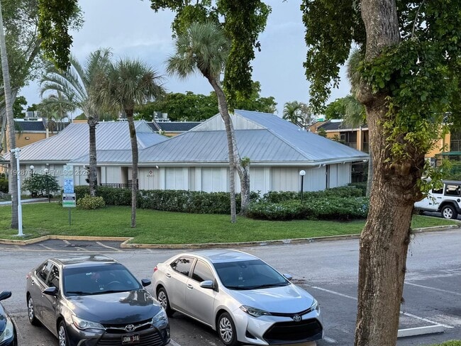 Photo - 4431 Treehouse Ln Unit G