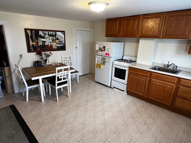 Photo - 797 Main St Unit 5