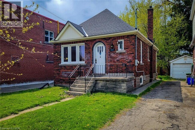 Photo - 66 Cline Ave S
