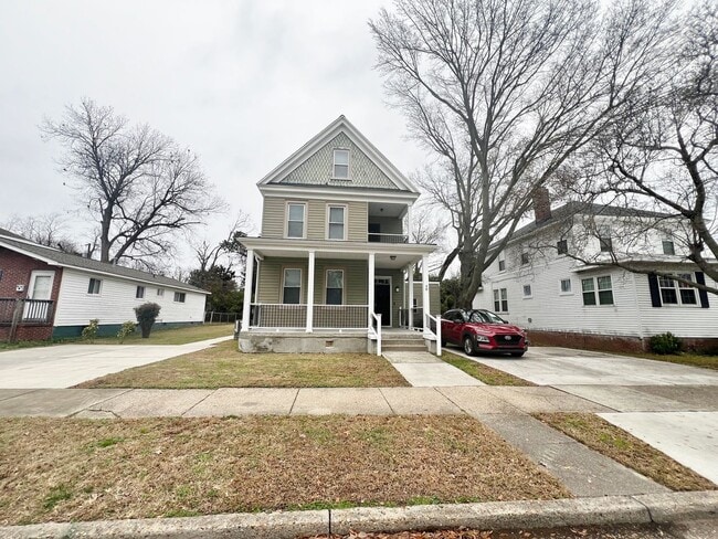 Building Photo - 40 Buxton Ave