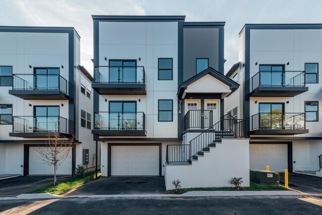 Building Photo - 746 Seaport Dr. Unit B