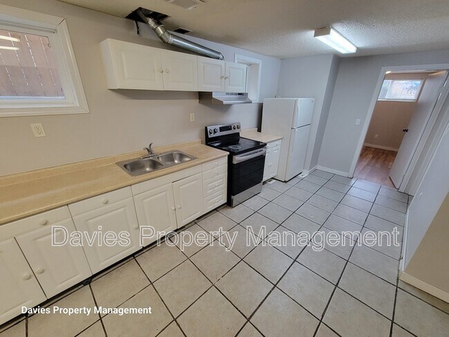 Photo - 10316-10156 156 St NW