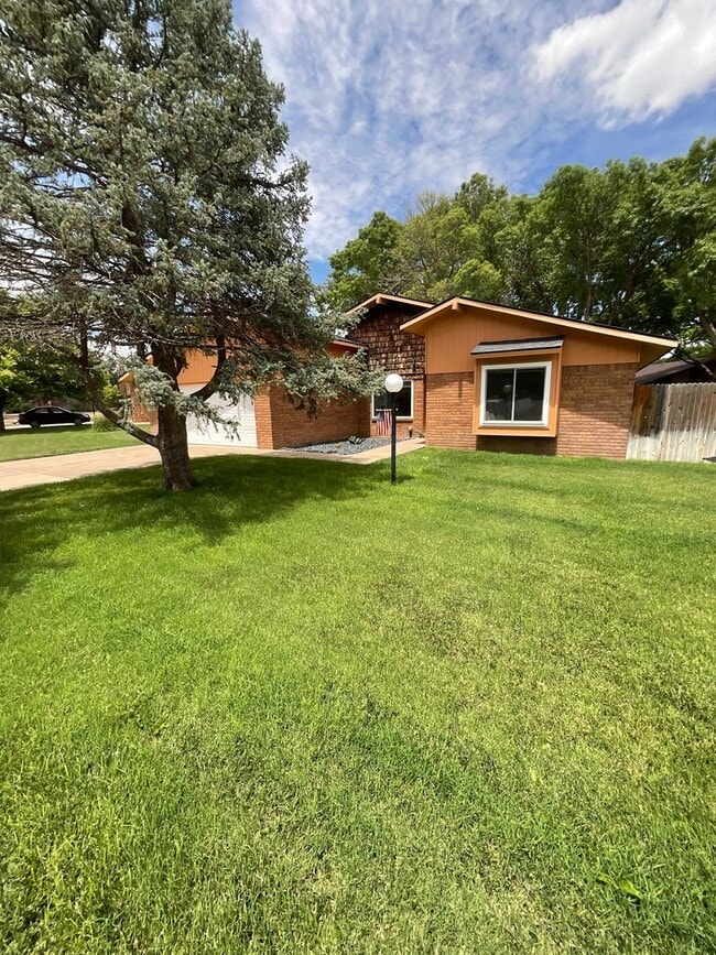 Photo - 113 Fairway Terrace N House