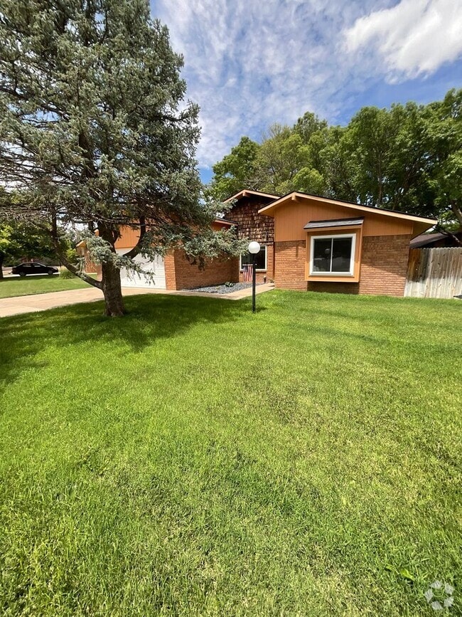 Building Photo - 113 Fairway Terrace N Rental