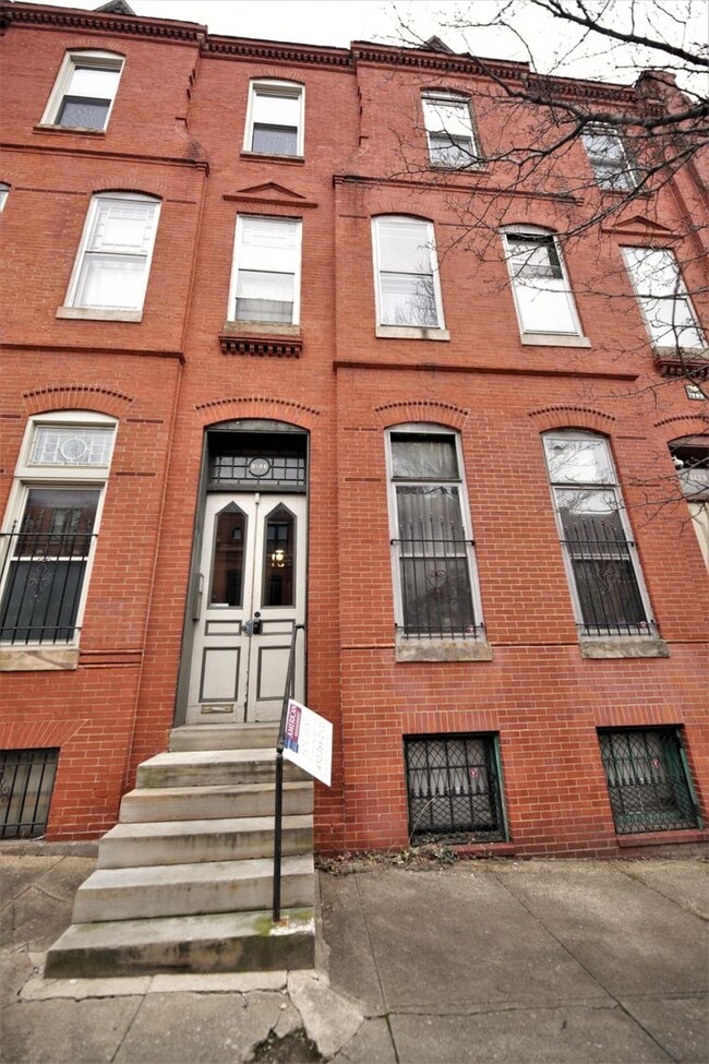 Building Photo - 2125 St Paul St Unit #3