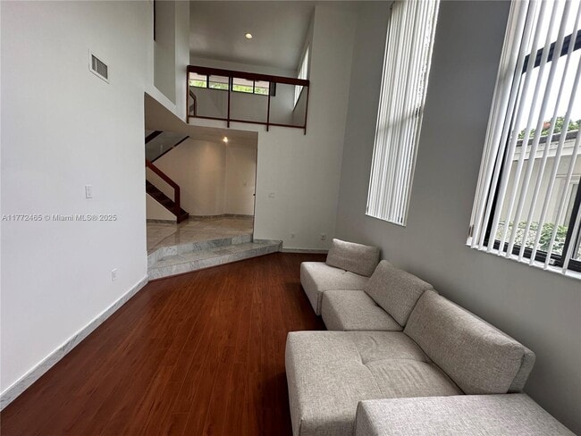 Photo - 511 Vittorio Ave