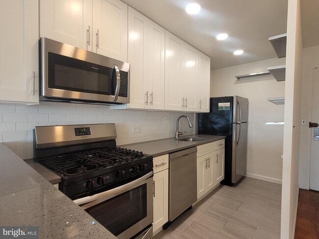 Photo - 210 Locust St Unit 19FW