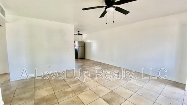 1027 S Santa Rita Ave