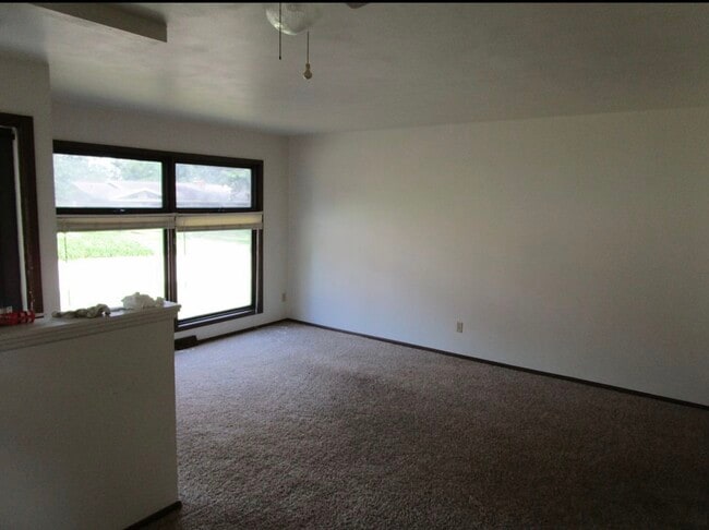 Photo - 507 Baker Dr