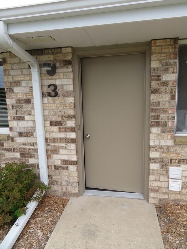Photo - 700 W State St Unit 700 Apt#3
