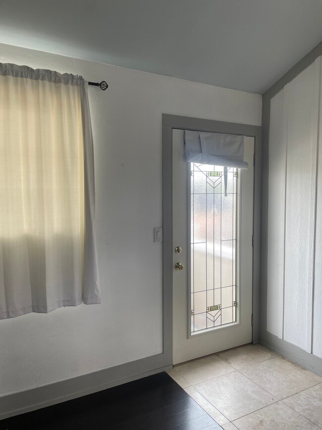 1416 Elm Ave