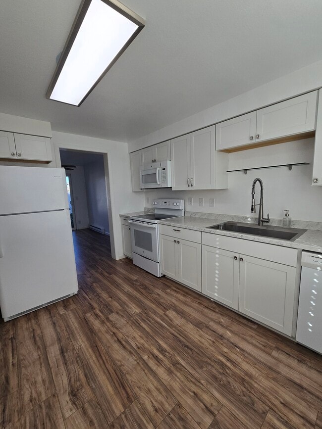 Photo - 1290 Redwood Cir