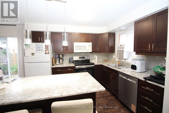 Photo - 230 Clarke Rd