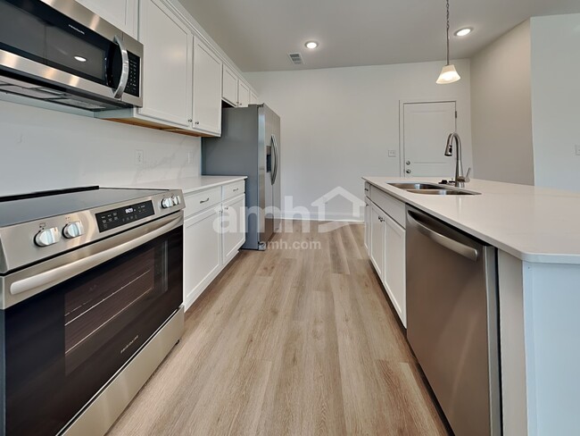 Photo - 304 Sharpe Ct