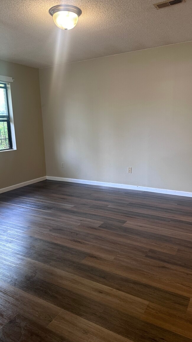 Photo - 274 Shadow Lawn Dr Apartments Unit 274