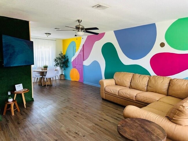 Photo - 4936 S Lakewood Dr