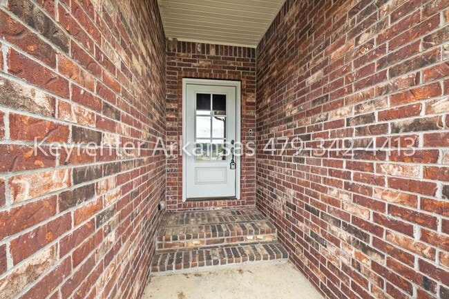 Photo - Spacious 3 Bedroom Home with Fireplace & Fenced Backyard in Siloam Springs
