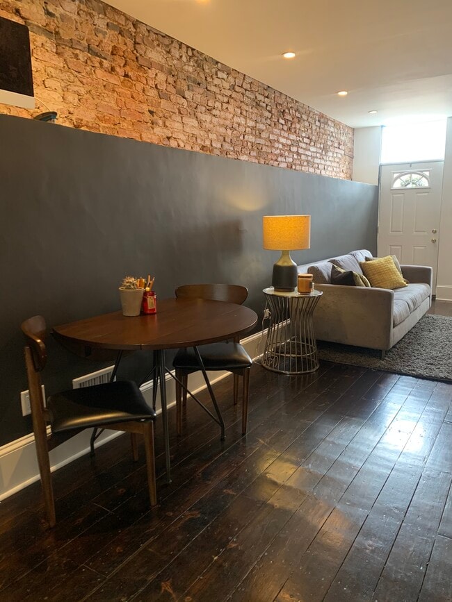 Photo - 2340 E Boston St