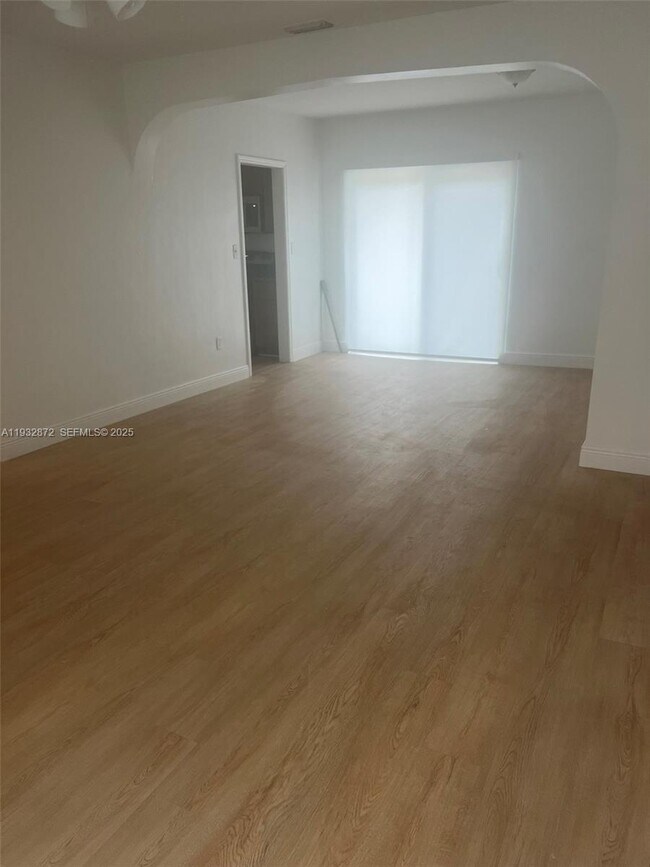 Photo - 11925 NW 5th Ave