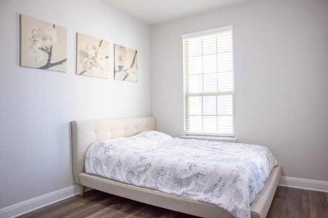 Photo - 3104 Maysilee St