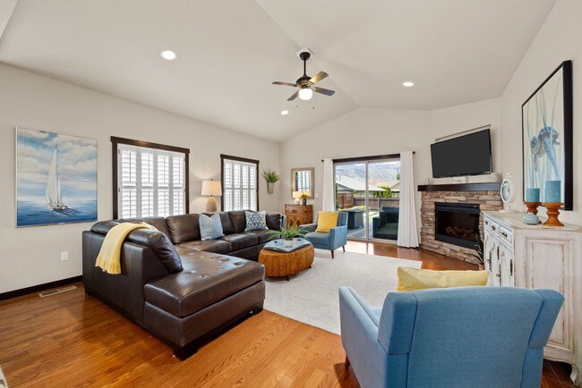 Photo - 3 Bedroom, 1.75 Bathroom Home in The Village at Lake Chelan